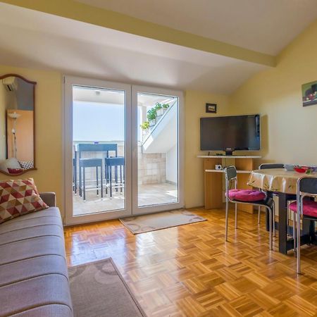 Apartments By The Sea Selce, Crikvenica - 4802 Екстериор снимка