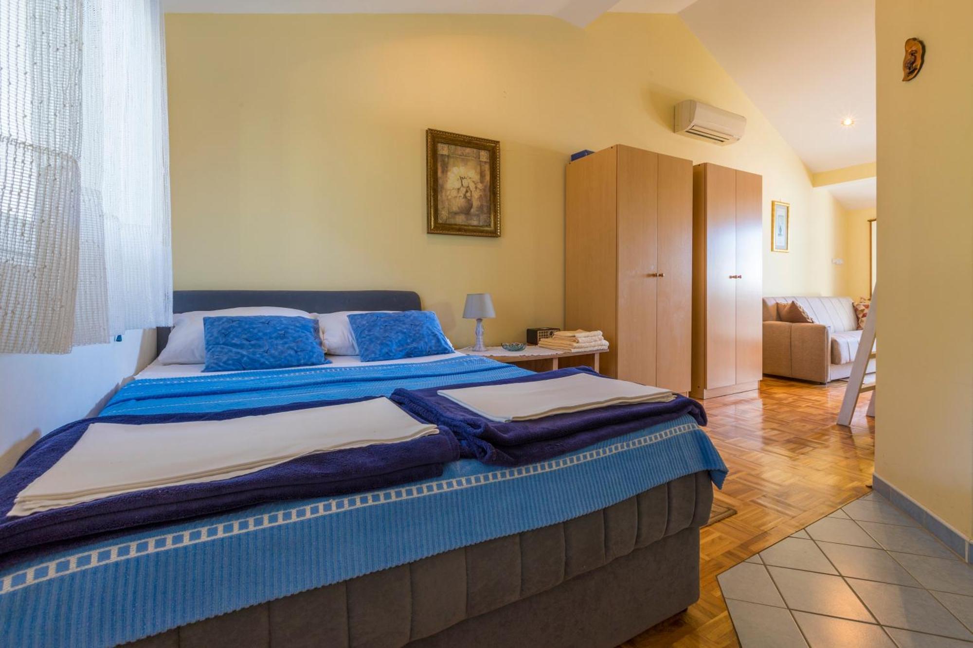 Apartments By The Sea Selce, Crikvenica - 4802 Стая снимка